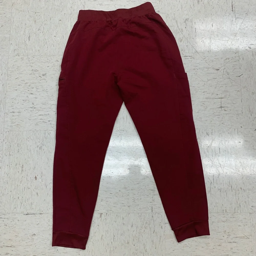 Women's Fabletics Burgundy Scrub Set Top And Jogger Pants Size Small - Picture 3 of 16